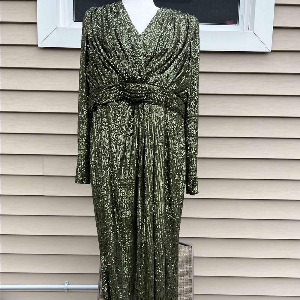 IEENA for Mac Duggal
Sequined Long-Sleeve Thigh-Slit Gown size 16